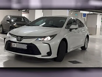 Toyota  Corolla  XLI  2024  Automatic  17,000 Km  4 Cylinder  Front Wheel Drive (FWD)  Sedan  White  With Warranty