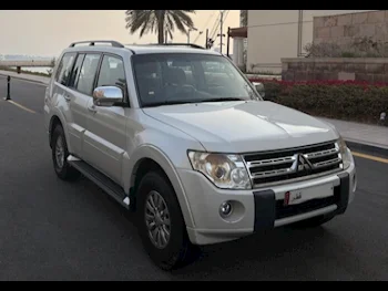 Mitsubishi  Pajero  3.0  2011  Automatic  151,000 Km  6 Cylinder  Four Wheel Drive (4WD)  SUV  White