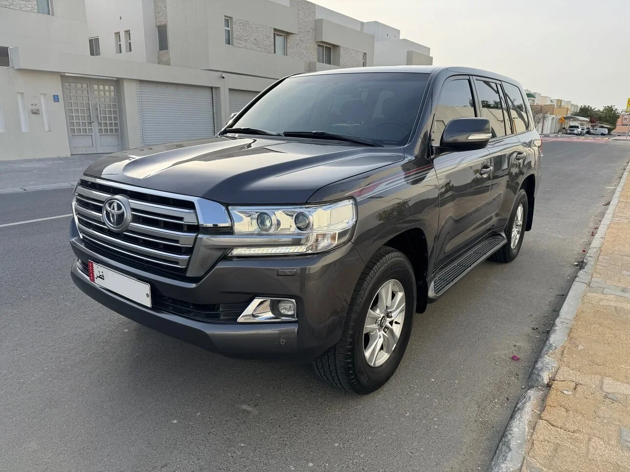 Toyota  Land Cruiser  GXR  2016  Automatic  204,000 Km  6 Cylinder  Four Wheel Drive (4WD)  SUV  Gray