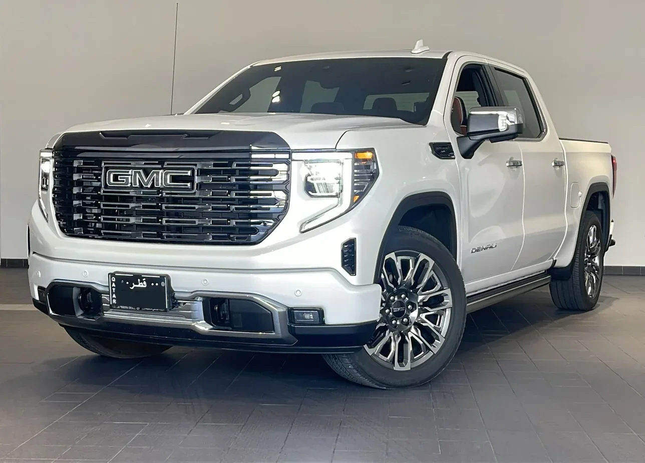 GMC  Sierra  Denali Ultimate  2024  Automatic  9,900 Km  8 Cylinder  Four Wheel Drive (4WD)  Pick Up  White  With Warranty