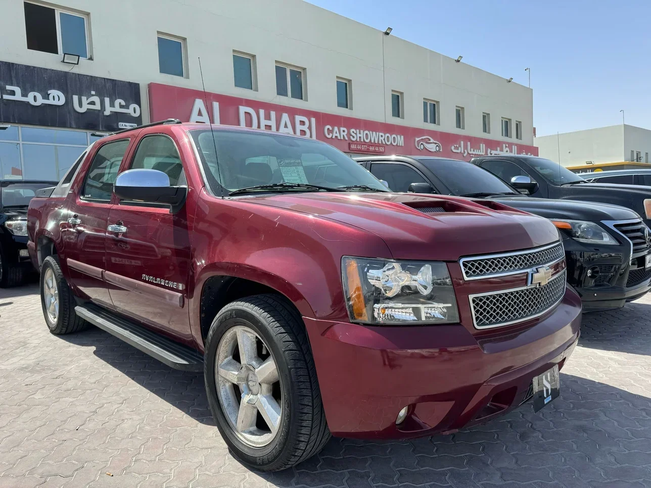 Chevrolet  Avalanche  LTZ  2008  Automatic  250,000 Km  8 Cylinder  Four Wheel Drive (4WD)  Pick Up  Red