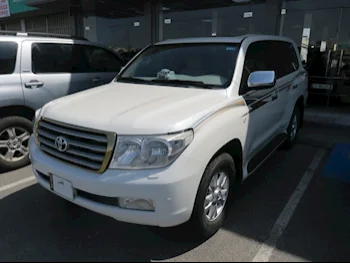 Toyota  Land Cruiser  VXR  2010  Automatic  269,000 Km  8 Cylinder  Four Wheel Drive (4WD)  SUV  White