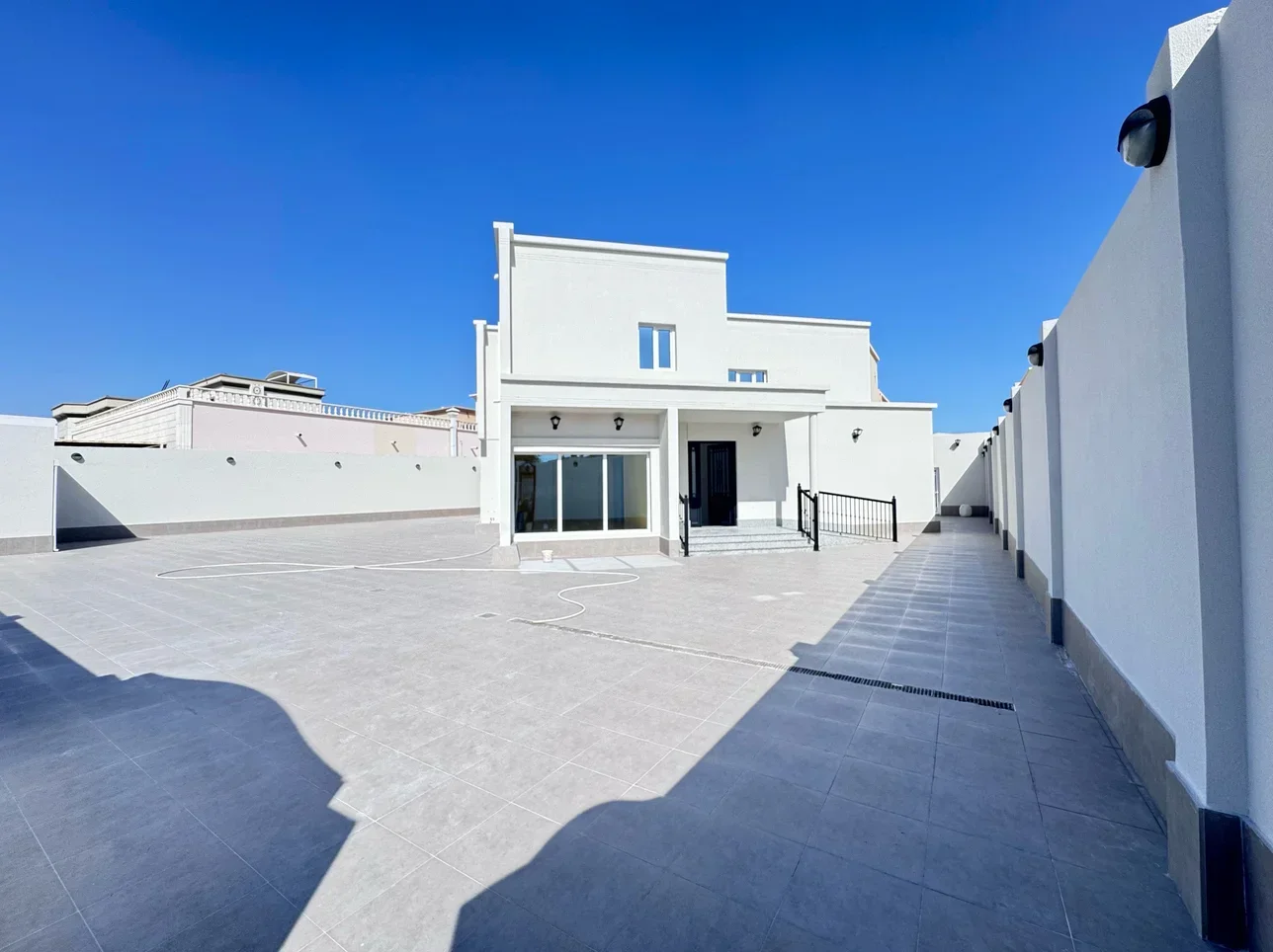 Family Residential  - Not Furnished  - Doha  - Al Markhiya  - 5 Bedrooms