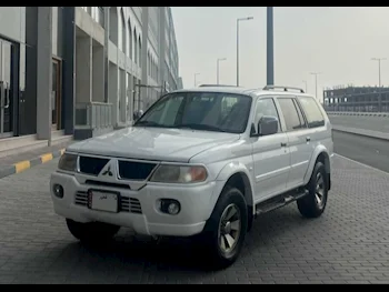 Mitsubishi  Nativa  2011  Automatic  260,000 Km  6 Cylinder  Four Wheel Drive (4WD)  Van / Bus  White