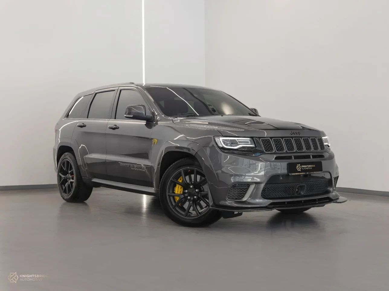 Jeep  Grand Cherokee  TrackHawk  2021  Automatic  15,850 Km  8 Cylinder  Four Wheel Drive (4WD)  SUV  Gray