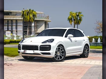 Porsche  Cayenne  S  2018  Automatic  32,000 Km  8 Cylinder  Four Wheel Drive (4WD)  SUV  White