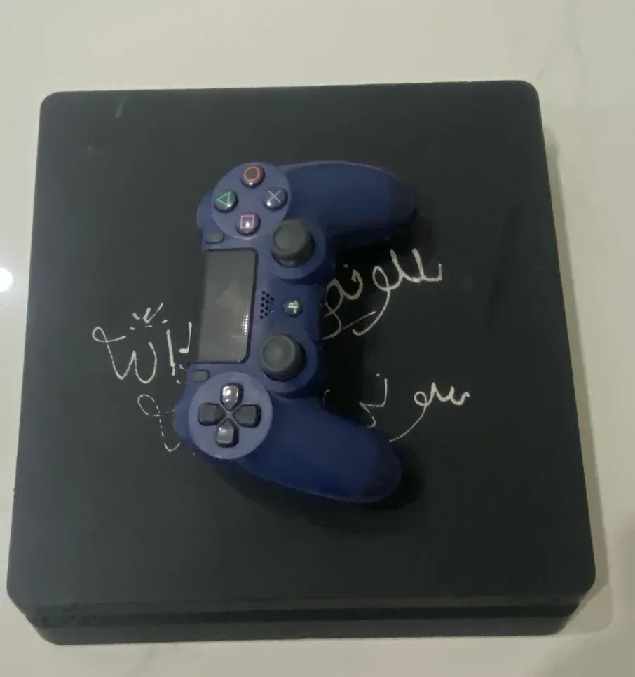 Video Games Consoles - Sony  - PlayStation 4  - 512 GB  -Included Controllers: 1