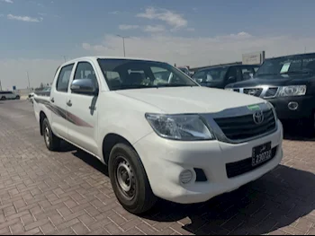 Toyota  Hilux  2012  Manual  204,000 Km  4 Cylinder  Four Wheel Drive (4WD)  Pick Up  White