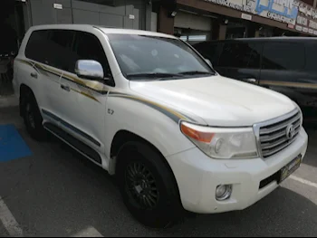 Toyota  Land Cruiser  VXR  2014  Automatic  335,000 Km  8 Cylinder  Four Wheel Drive (4WD)  SUV  White