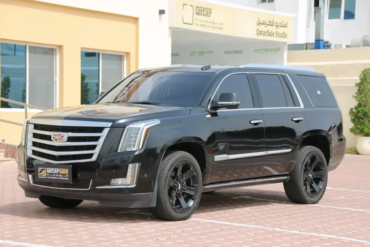 Cadillac  Escalade  Platinum  2018  Automatic  72,000 Km  8 Cylinder  Four Wheel Drive (4WD)  SUV  Black