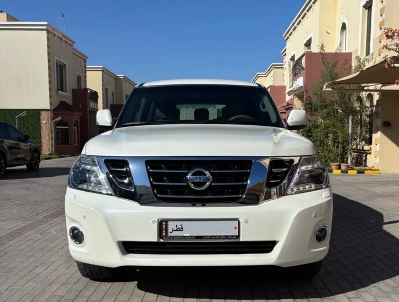 Nissan  Patrol  LE Titanium  2017  Automatic  61,000 Km  8 Cylinder  All Wheel Drive (AWD)  SUV  White