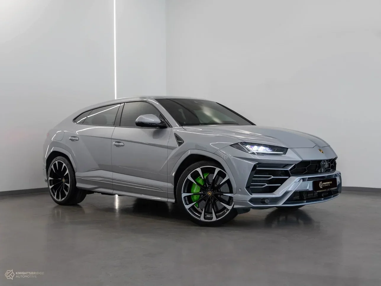 Lamborghini  Urus  2019  Automatic  76,800 Km  8 Cylinder  Four Wheel Drive (4WD)  SUV  Silver  With Warranty