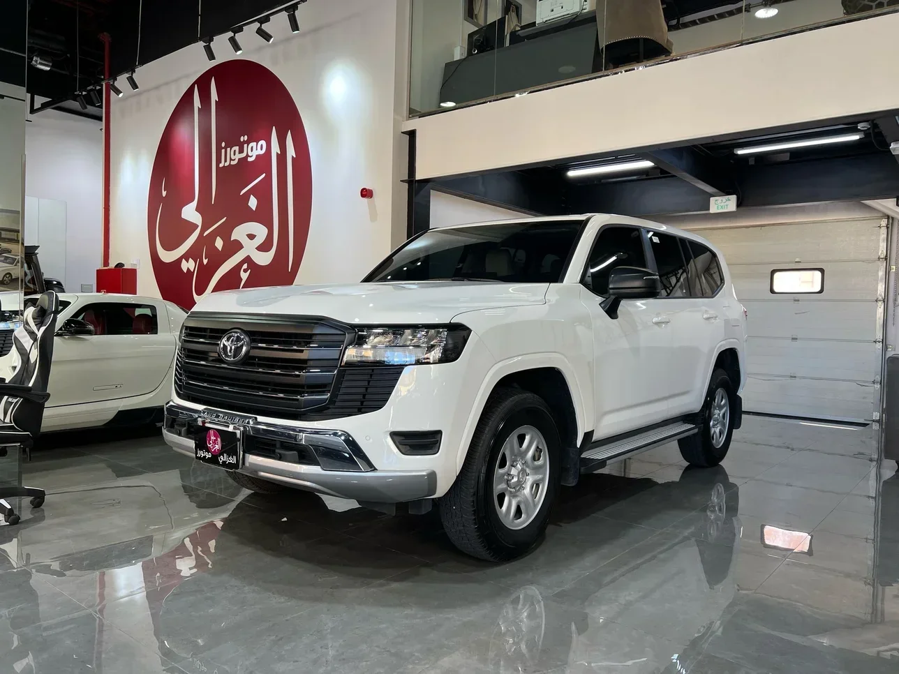  Toyota  Land Cruiser  GX  2024  Automatic  20,000 Km  6 Cylinder  Four Wheel Drive (4WD)  SUV  White  With Warranty