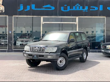 Toyota  Land Cruiser  VXR  2006  Automatic  348,000 Km  8 Cylinder  Four Wheel Drive (4WD)  SUV  Black