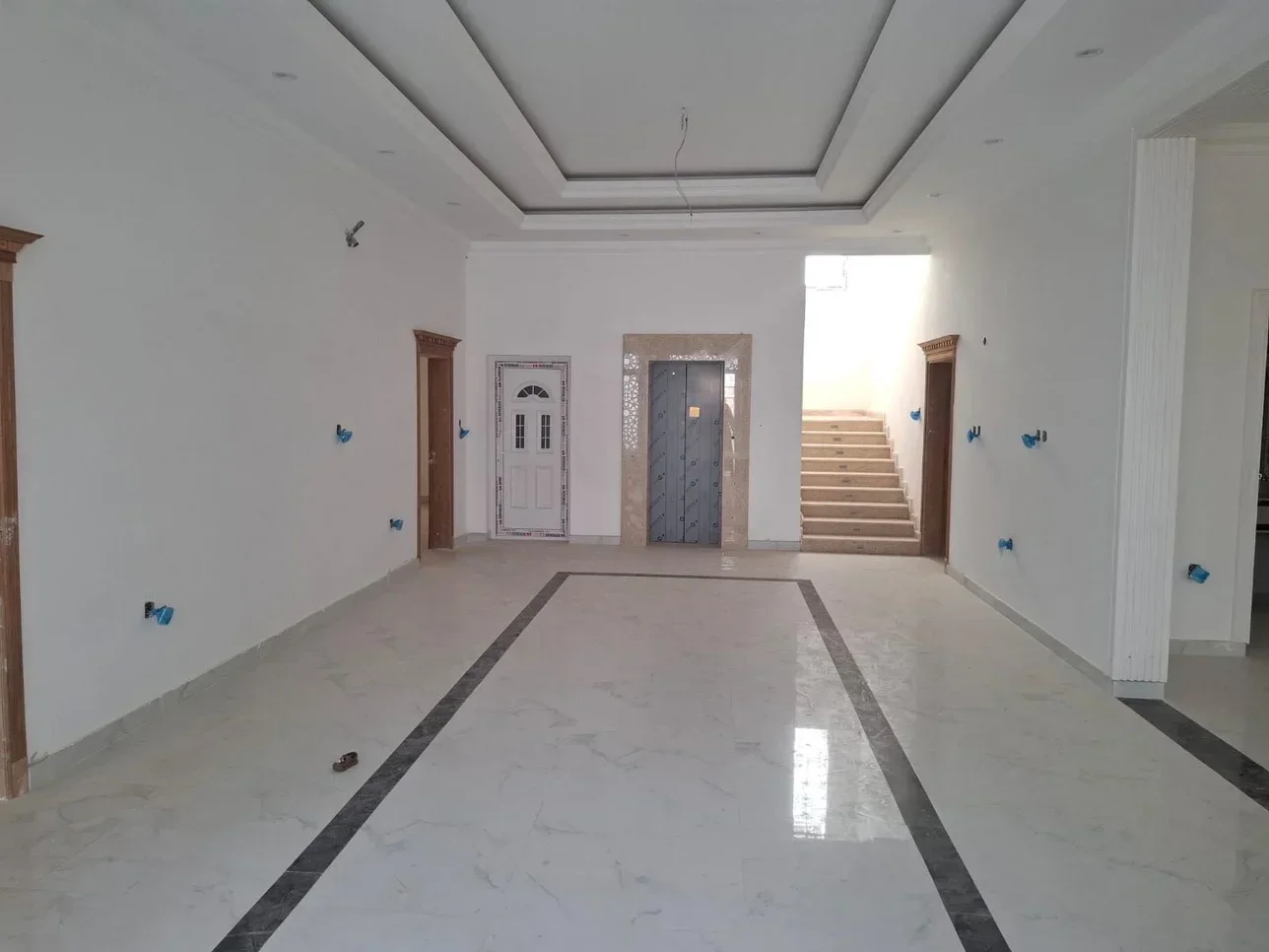 Family Residential  - Not Furnished  - Doha  - Al Dafna  - 8 Bedrooms