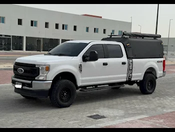 Ford  F  250 Super duty  2021  Automatic  49,000 Km  8 Cylinder  Four Wheel Drive (4WD)  Pick Up  White