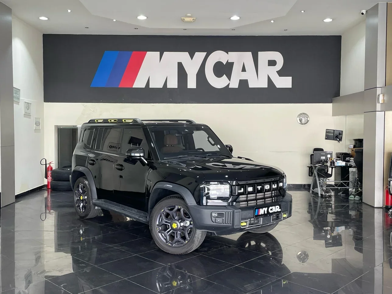 Jetour  T2  Luxury  2025  Automatic  23,000 Km  4 Cylinder  Four Wheel Drive (4WD)  SUV  Black  With Warranty