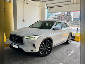 انفنيتي  كيو اكس  50  2019  اوتوماتيك  120,000 كم  4 سلندر  سحب امامي  اس يو في  أبيض  تحت الضمان