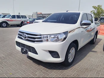 Toyota  Hilux  SR5  2019  Automatic  121,000 Km  4 Cylinder  Four Wheel Drive (4WD)  Pick Up  White