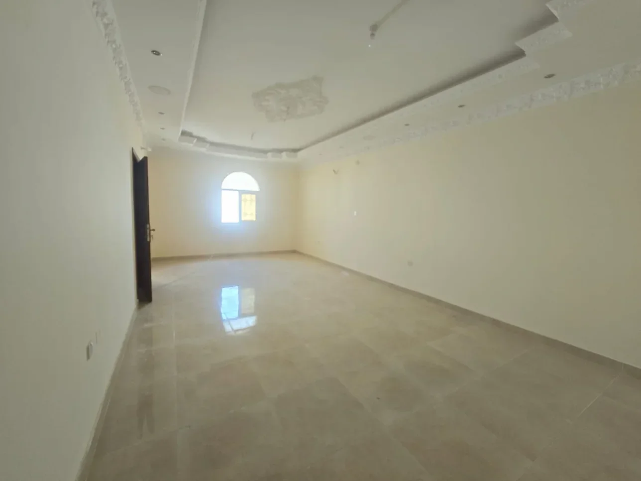 Family Residential  - Not Furnished  - Al Daayen  - Umm Qarn  - 6 Bedrooms