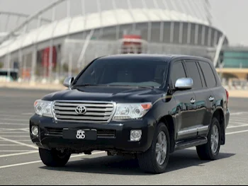 Toyota  Land Cruiser  VXR  2013  Automatic  189,000 Km  8 Cylinder  Four Wheel Drive (4WD)  SUV  Black