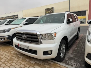 Toyota  Sequoia  SR5  2016  Automatic  121,000 Km  8 Cylinder  Four Wheel Drive (4WD)  SUV  White