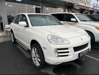 Porsche  Cayenne  S  2009  Automatic  120,000 Km  8 Cylinder  Four Wheel Drive (4WD)  SUV  White