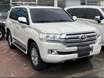 Toyota  Land Cruiser  VXR  2016  Automatic  249,000 Km  8 Cylinder  Four Wheel Drive (4WD)  SUV  White