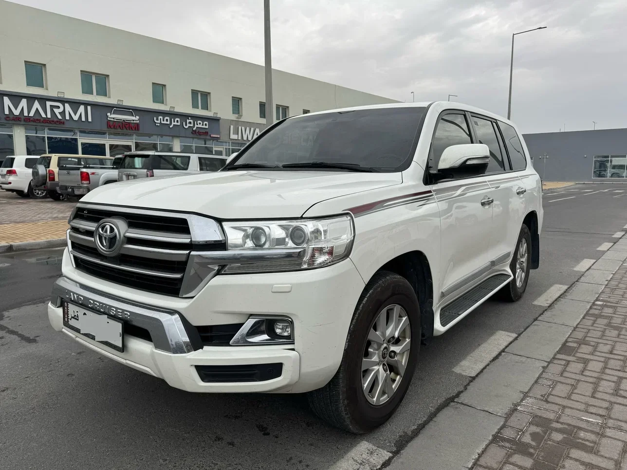 Toyota  Land Cruiser  GXR  2020  Automatic  284,000 Km  8 Cylinder  Four Wheel Drive (4WD)  SUV  White