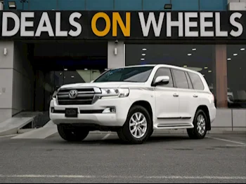 Toyota  Land Cruiser  VXR  2018  Automatic  200,000 Km  8 Cylinder  Four Wheel Drive (4WD)  SUV  White