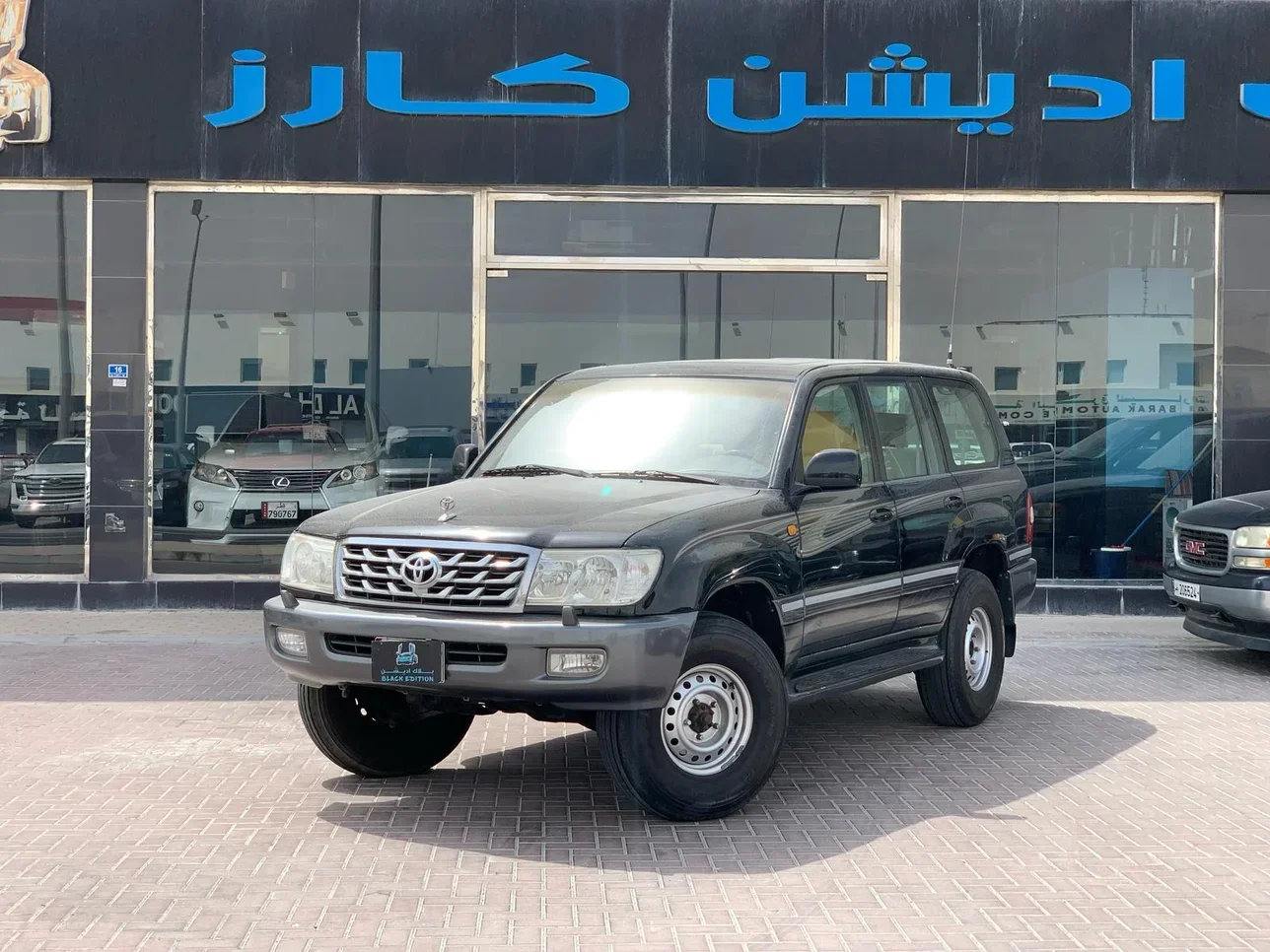 Toyota  Land Cruiser  VXR  2006  Automatic  348,000 Km  8 Cylinder  Four Wheel Drive (4WD)  SUV  Black