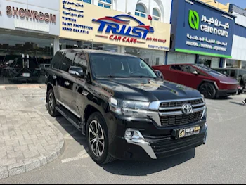  Toyota  Land Cruiser  GXR- Grand Touring  2021  Automatic  89,000 Km  8 Cylinder  Four Wheel Drive (4WD)  SUV  Black  With Warranty