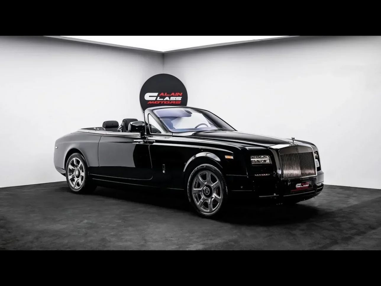 Rolls-Royce  Phantom  Drophead  2017  Automatic  31,798 Km  12 Cylinder  All Wheel Drive (AWD)  Convertible  Black