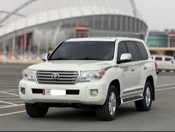 Toyota  Land Cruiser  VXR  2013  Automatic  192,000 Km  8 Cylinder  Four Wheel Drive (4WD)  SUV  White
