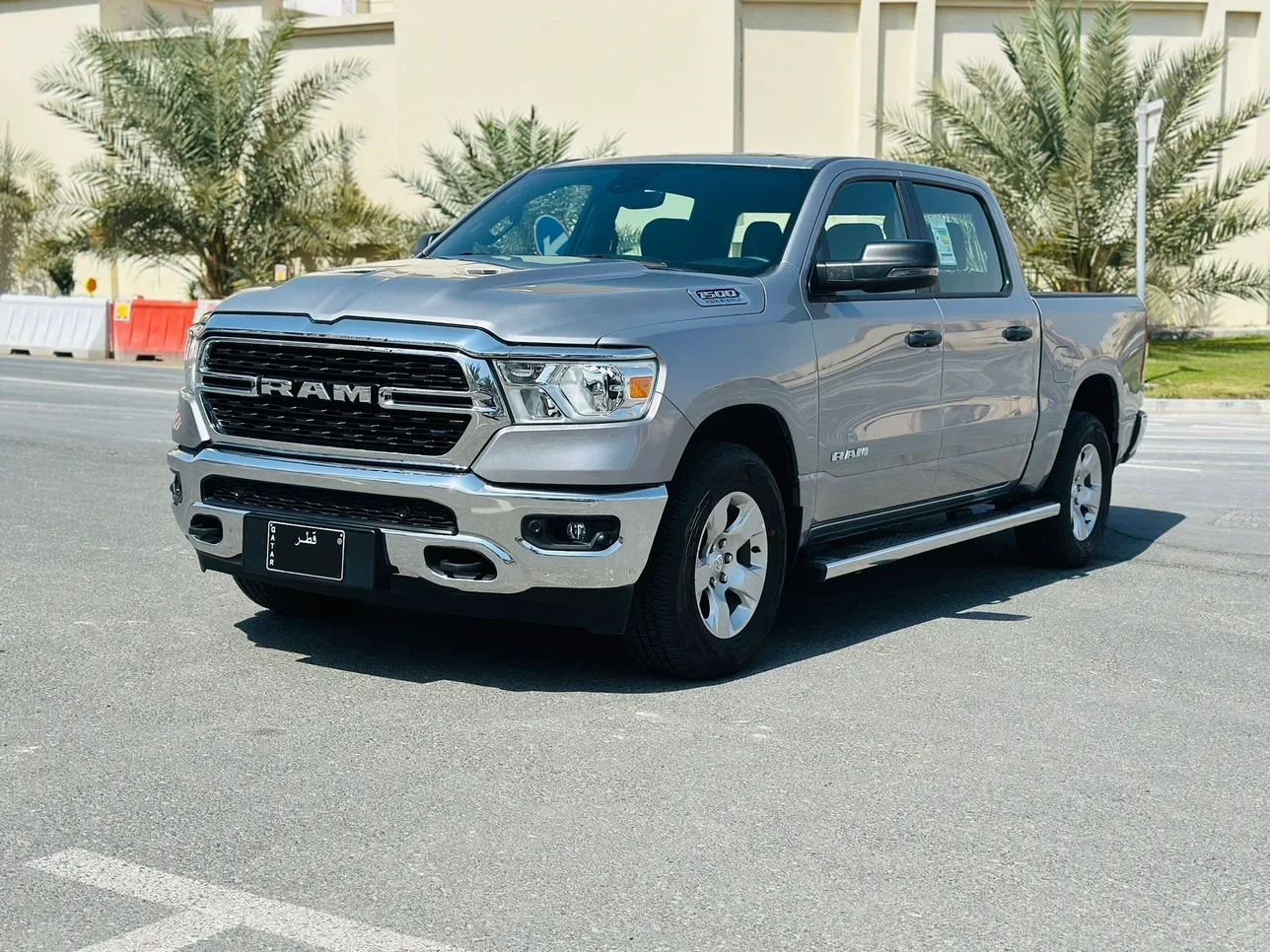 Dodge  Ram  Big Horn  2024  Automatic  9,000 Km  8 Cylinder  Four Wheel Drive (4WD)  Pick Up  Silver  With Warranty