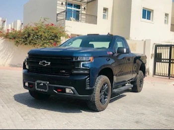 Chevrolet  Silverado  LT  2022  Automatic  33,000 Km  8 Cylinder  Four Wheel Drive (4WD)  Pick Up  Dark Blue  With Warranty