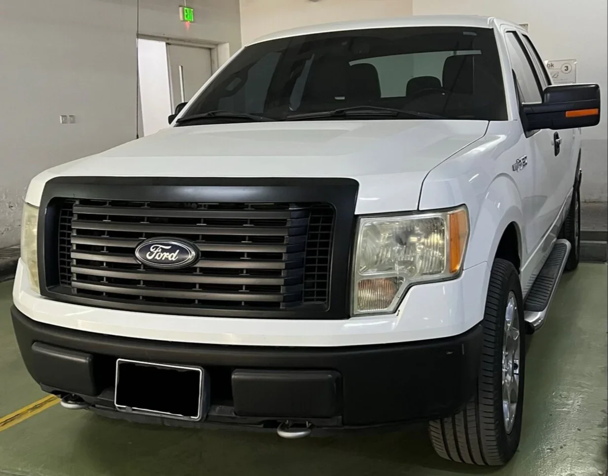 Ford  F  150  2012  Automatic  120,000 Km  6 Cylinder  Four Wheel Drive (4WD)  Pick Up  White