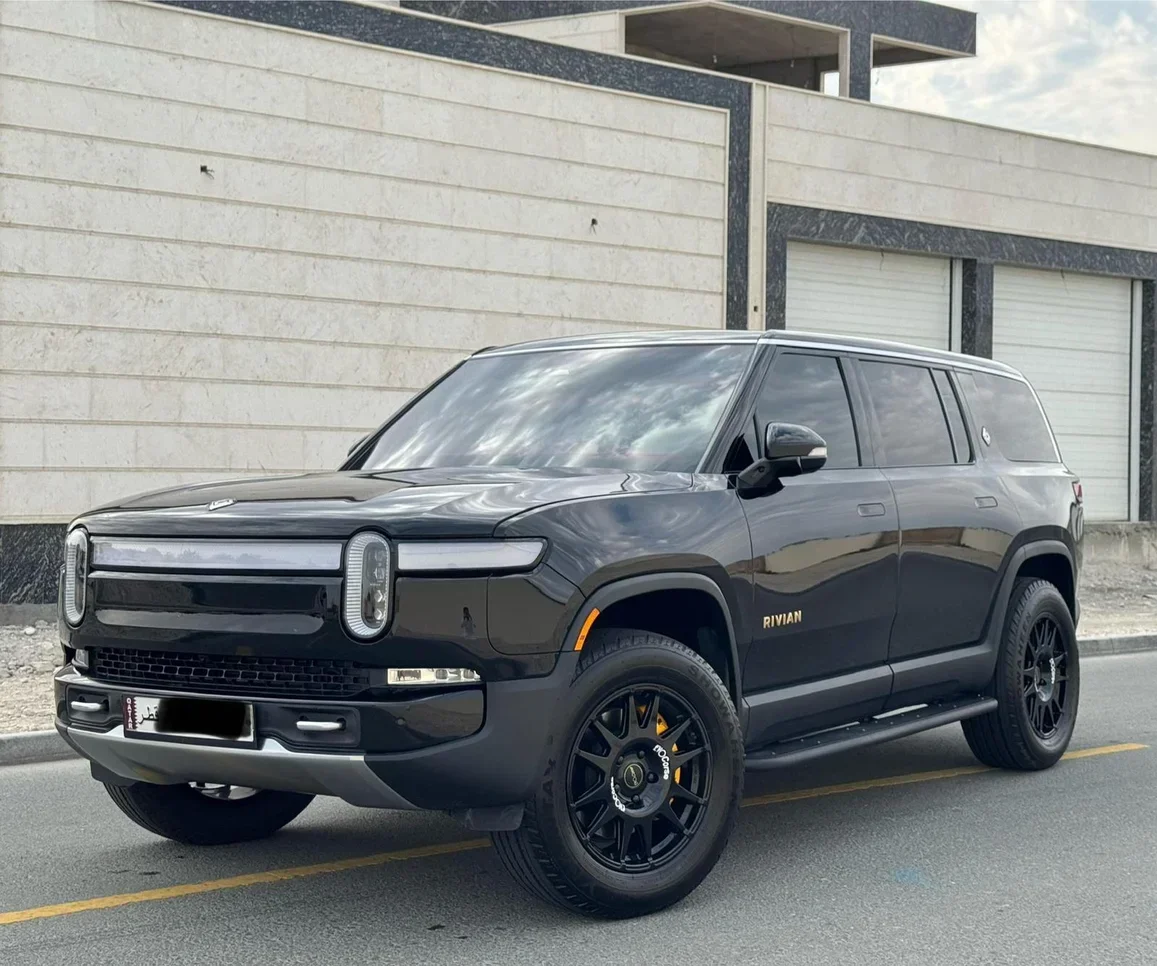 Rivian  R1 S  2023  Automatic  27,000 Km  0 Cylinder  All Wheel Drive (AWD)  SUV  Black  With Warranty