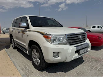 Toyota  Land Cruiser  VXR  2014  Automatic  320,000 Km  8 Cylinder  Four Wheel Drive (4WD)  SUV  White