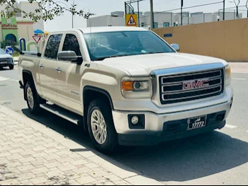 GMC  Sierra  1500  2015  Automatic  306,000 Km  8 Cylinder  Four Wheel Drive (4WD)  Pick Up  White