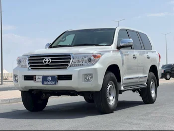 Toyota  Land Cruiser  GXR  2014  Automatic  160,000 Km  8 Cylinder  Four Wheel Drive (4WD)  SUV  White