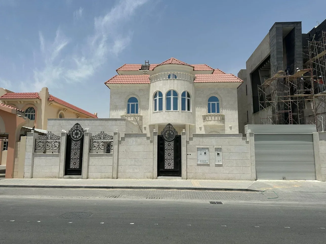 سكن عائلي  - غير مفروشة  - الدوحة  - الدحيل  - 9 غرف نوم