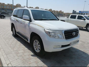 Toyota  Land Cruiser  GXR  2011  Automatic  440,000 Km  8 Cylinder  Four Wheel Drive (4WD)  SUV  White