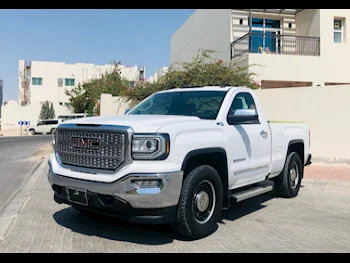 GMC  Sierra  2016  Automatic  255,000 Km  8 Cylinder  Four Wheel Drive (4WD)  Pick Up  White