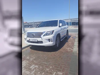 Lexus  LX  570  2013  Automatic  400,000 Km  8 Cylinder  Four Wheel Drive (4WD)  SUV  White