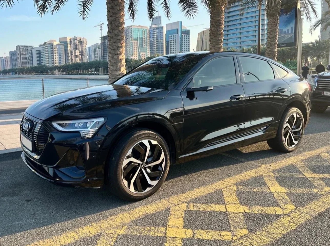 Audi  E-Tron  2022  Automatic  85,000 Km  0 Cylinder  All Wheel Drive (AWD)  SUV  Black  With Warranty