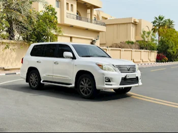 Lexus  LX  570  2010  Automatic  275,000 Km  8 Cylinder  All Wheel Drive (AWD)  SUV  White