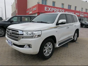  Toyota  Land Cruiser  VXR  2016  Automatic  230,000 Km  8 Cylinder  Four Wheel Drive (4WD)  SUV  White  With Warranty