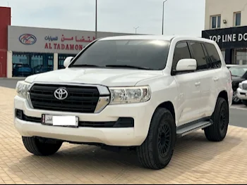 Toyota  Land Cruiser  G  2016  Automatic  200,000 Km  6 Cylinder  Four Wheel Drive (4WD)  SUV  White