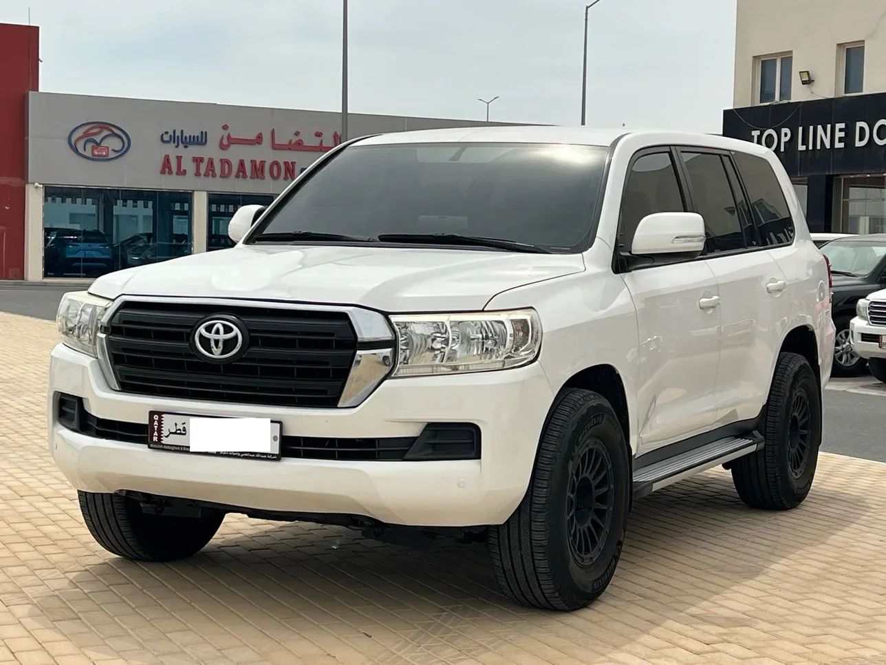 Toyota  Land Cruiser  G  2016  Automatic  200,000 Km  6 Cylinder  Four Wheel Drive (4WD)  SUV  White